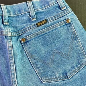 Vintage Wrangler Women's Light Blue Denim Jeans Size 28